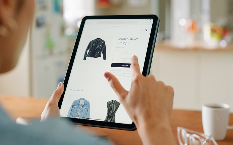 From product pages to decision surfaces: rethinking PDPs for an AEO world 