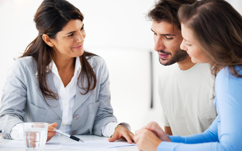 Sourcing vs procurement: Key differences and responsibilities  