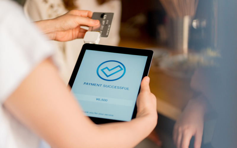 Balancing efficiency and satisfaction: Implementing self-service in outsourced customer support 
