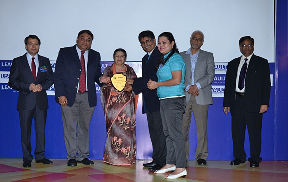 Infosys BPO wins 4 Gold Awards at the TISS LeapVault CLO Awards 2014